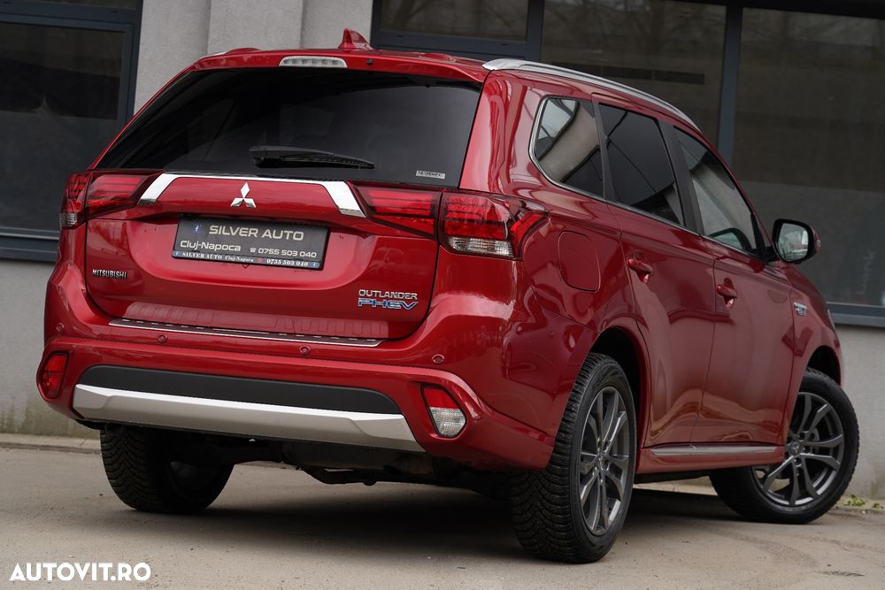 Mitsubishi Outlander 2.0 4WD Plus - 31
