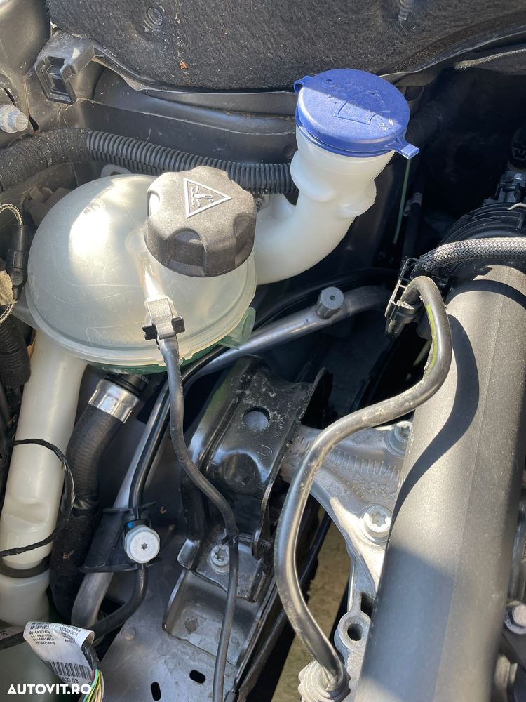 Peugeot 2008 1.2 PureTech Turbo S&S Allure - 19