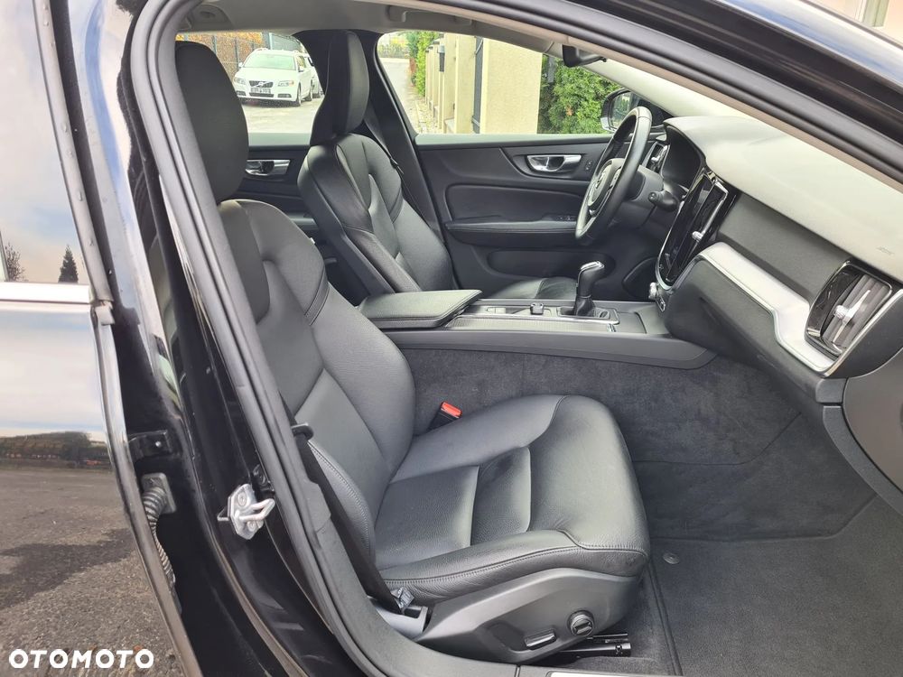 Volvo V60 D4 Drive-E Momentum - 33