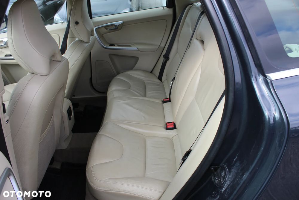 Volvo XC 60 2.4D AWD Summum - 28