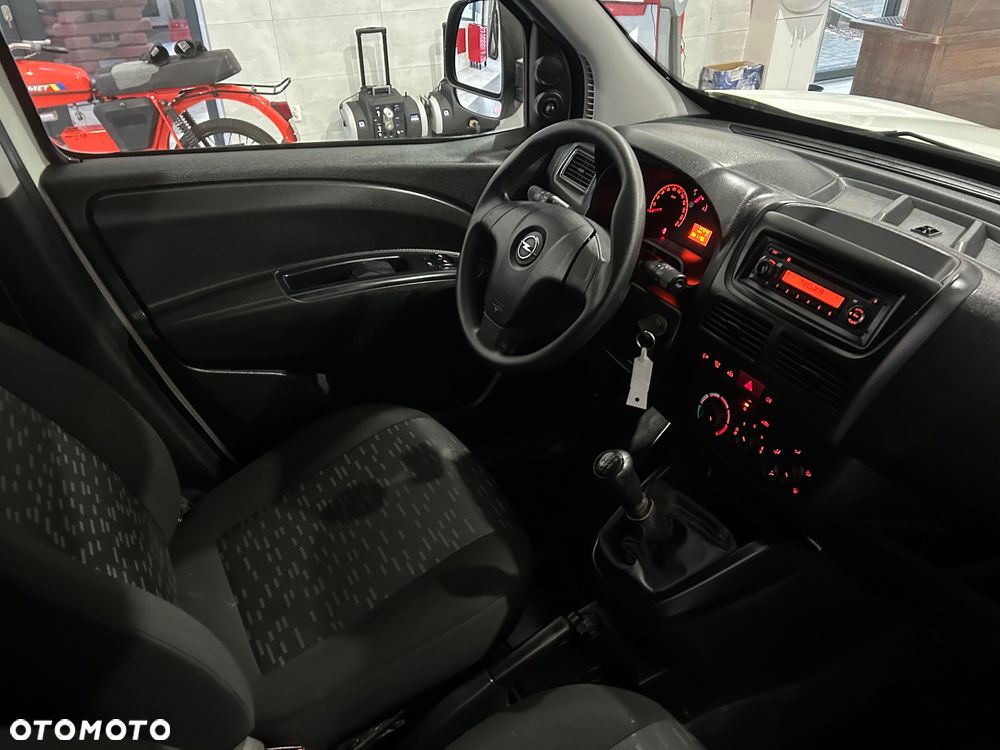 Opel Combo - 24