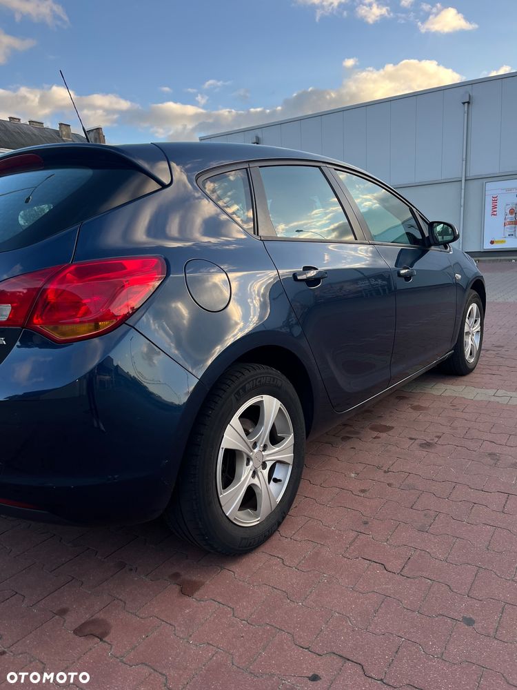 Opel Astra 1.4 ecoFLEX - 4