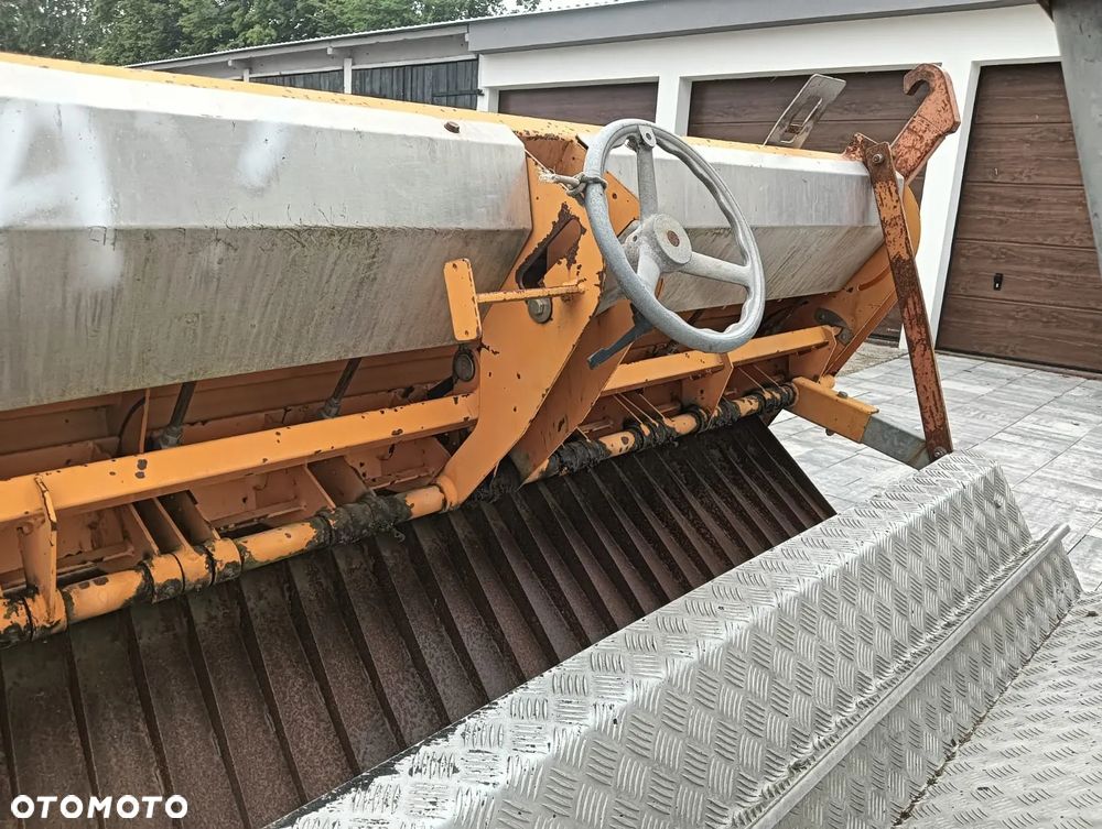 Posypywarka zawieszana Rozsypywacz grysu Rozsiewacz piasku i soli - 4