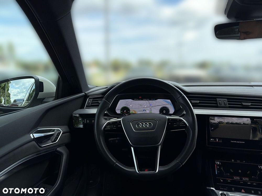 Audi e-tron - 23