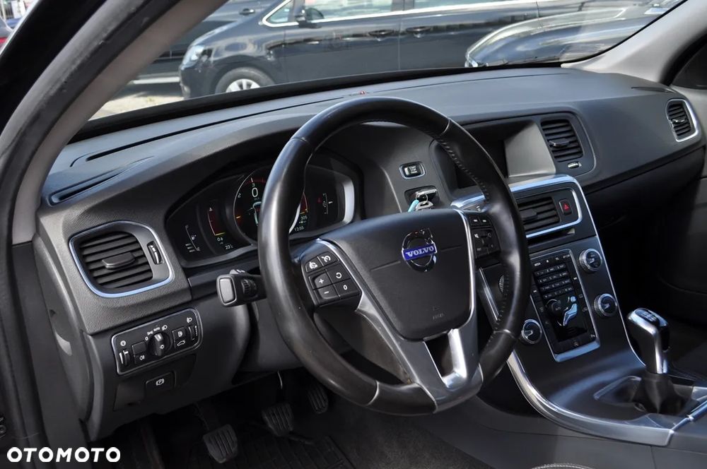 Volvo S60 D4 Drive-E Dynamic Edition (Kinetic) - 16