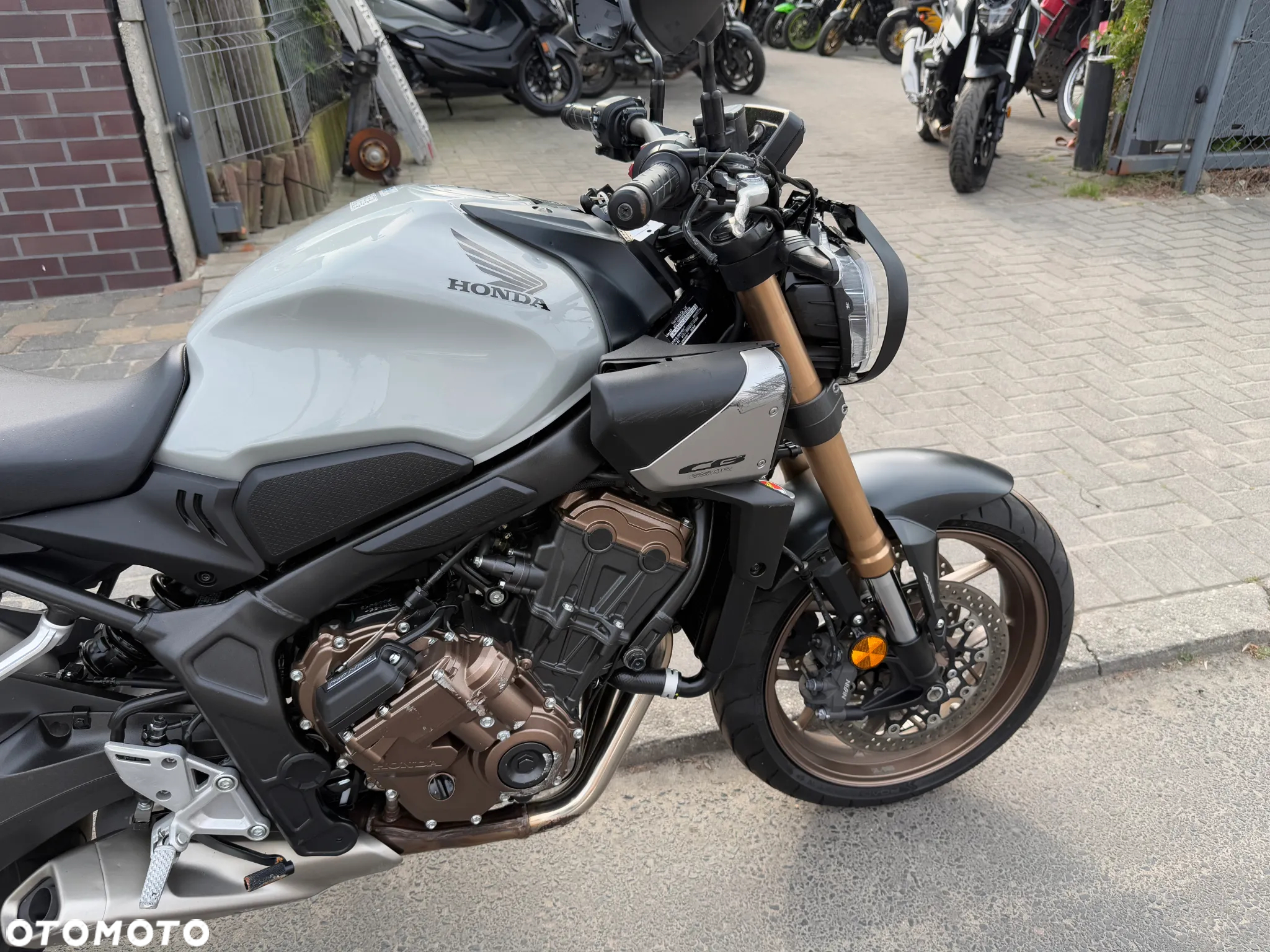 Honda CB - 27