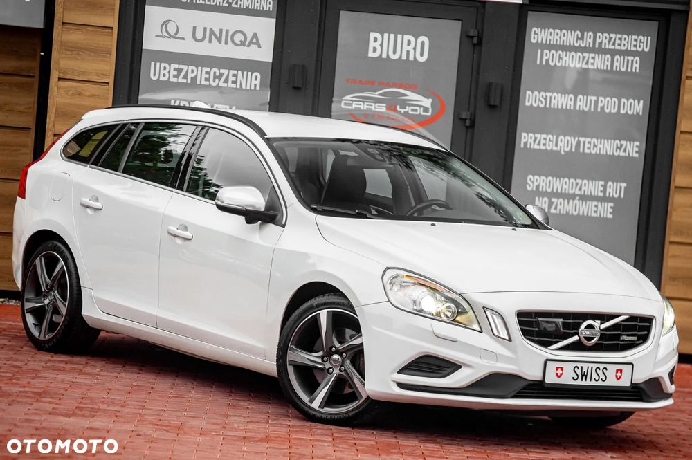 Volvo V60 D5 AWD Geartronic R-Design - 4