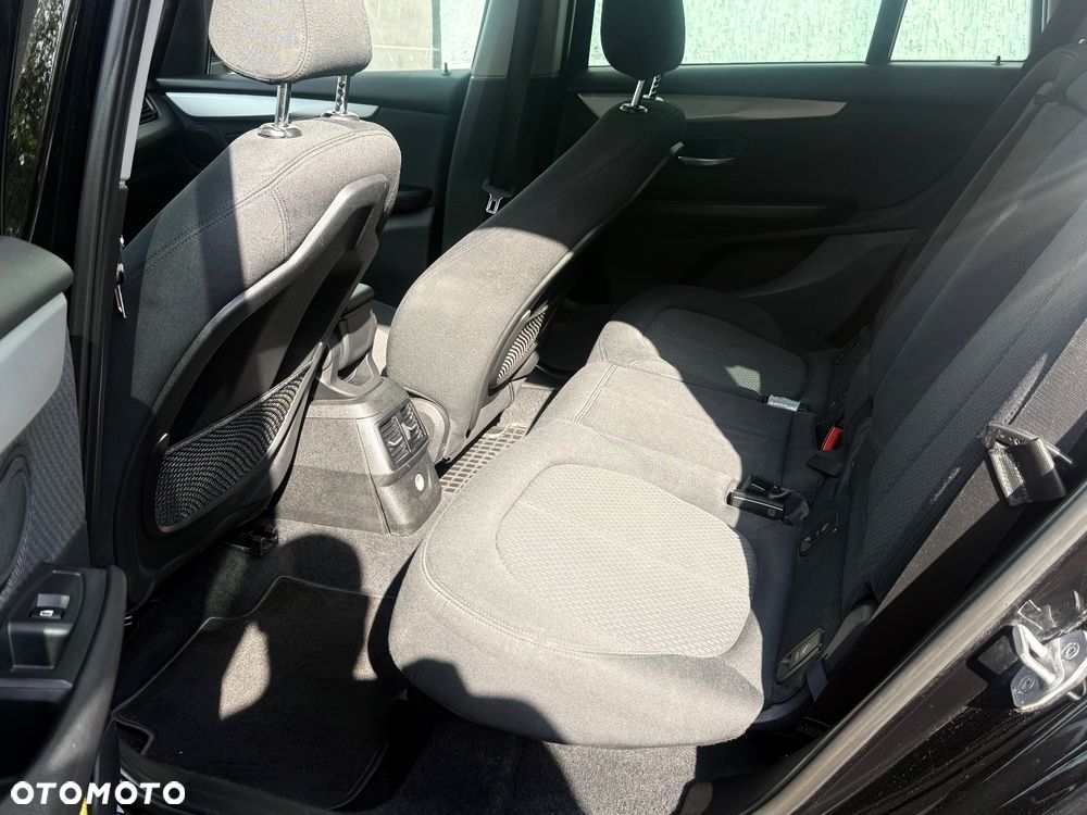 BMW Seria 2 216d Sport Line - 10