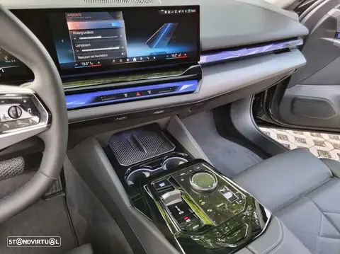 BMW i5 eDrive40 Edição Desportiva M - 29