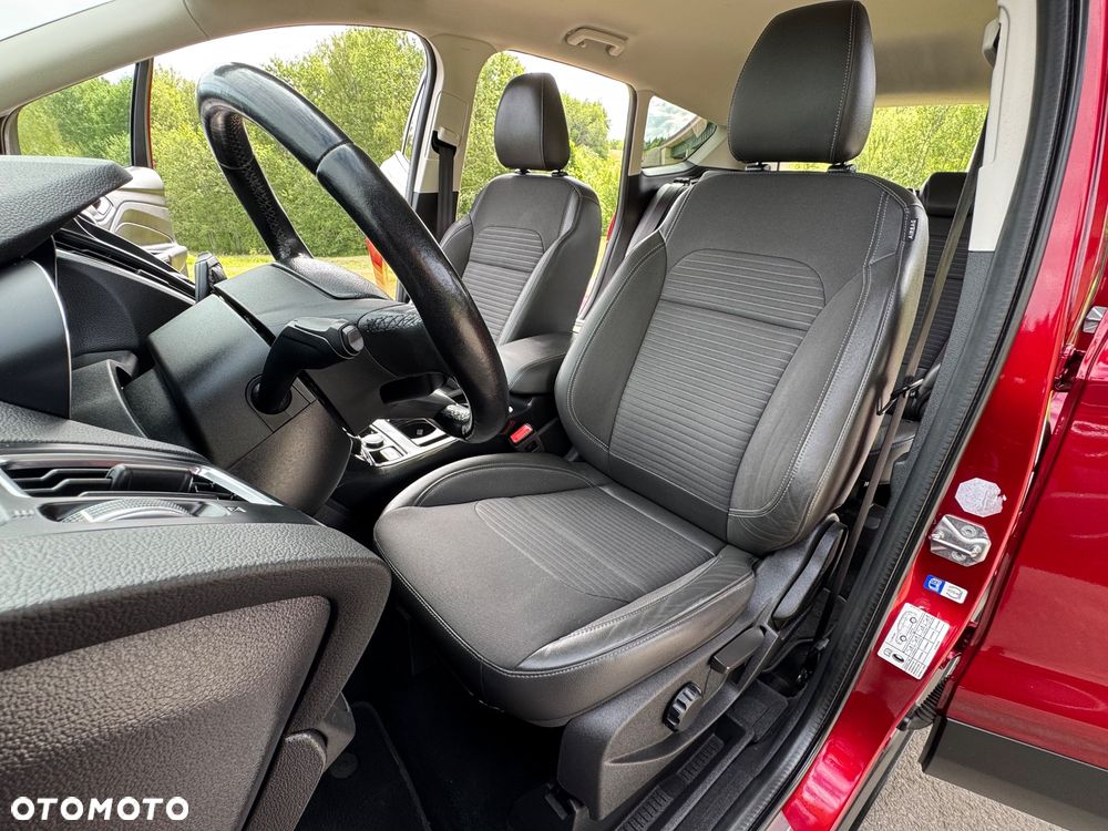 Ford Kuga 2.0 TDCi 2x4 Titanium - 25