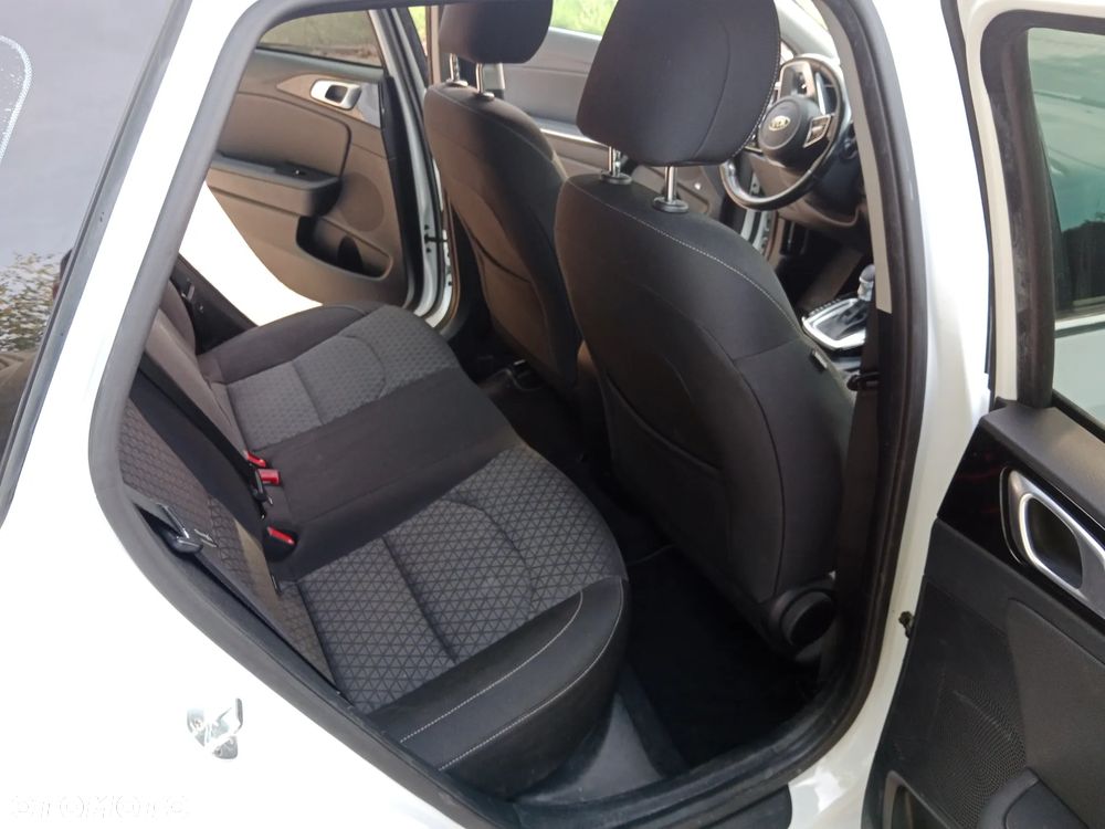 Kia Ceed - 16