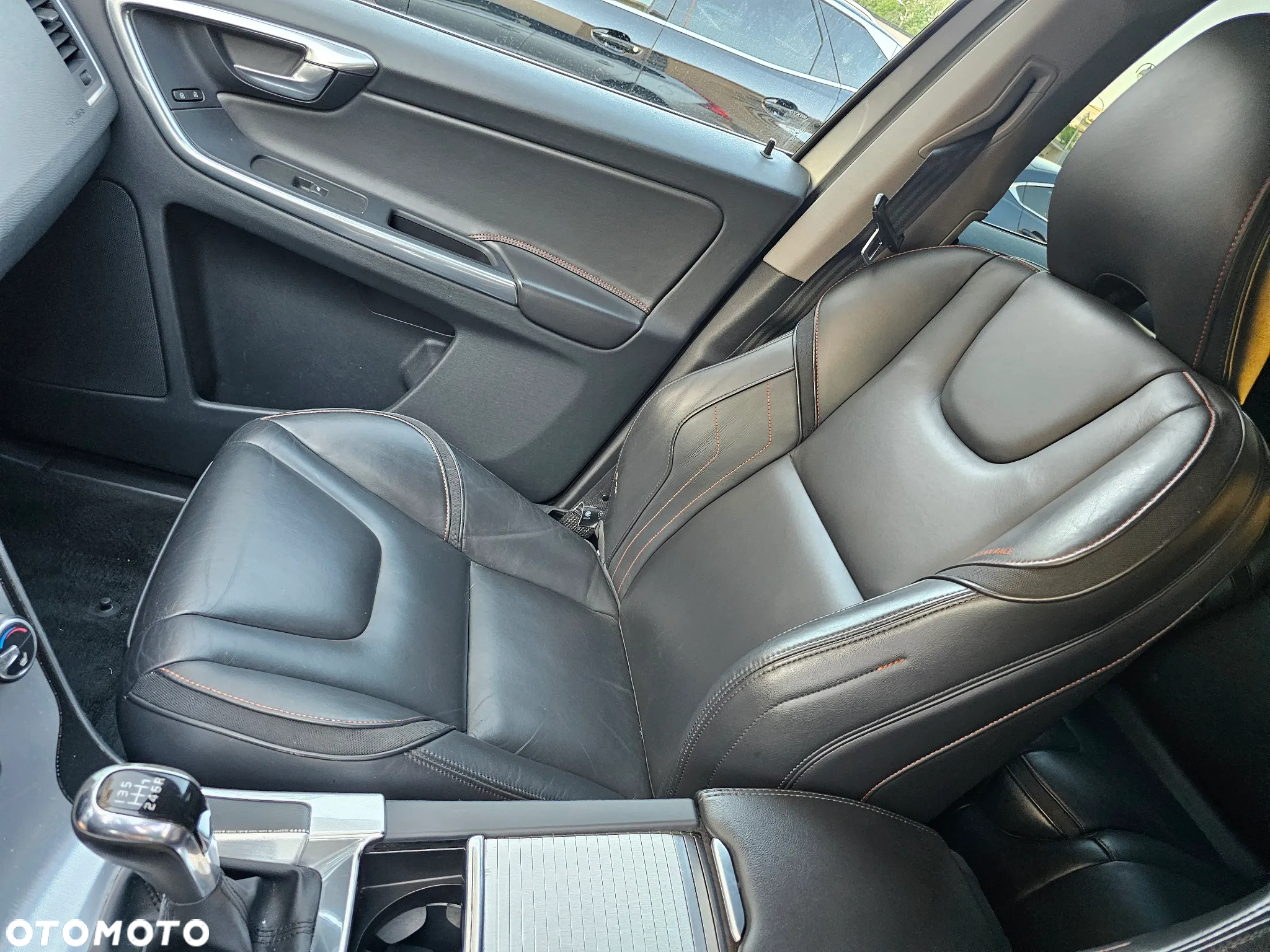 Volvo XC 60 D3 Drive-E Ocean Race - 16