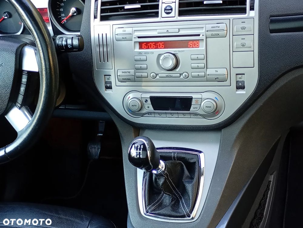 Ford Kuga - 21