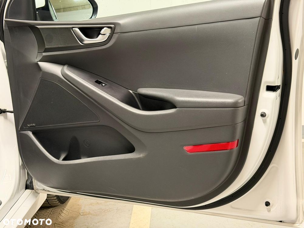 Hyundai IONIQ 1.6 GDI - 17