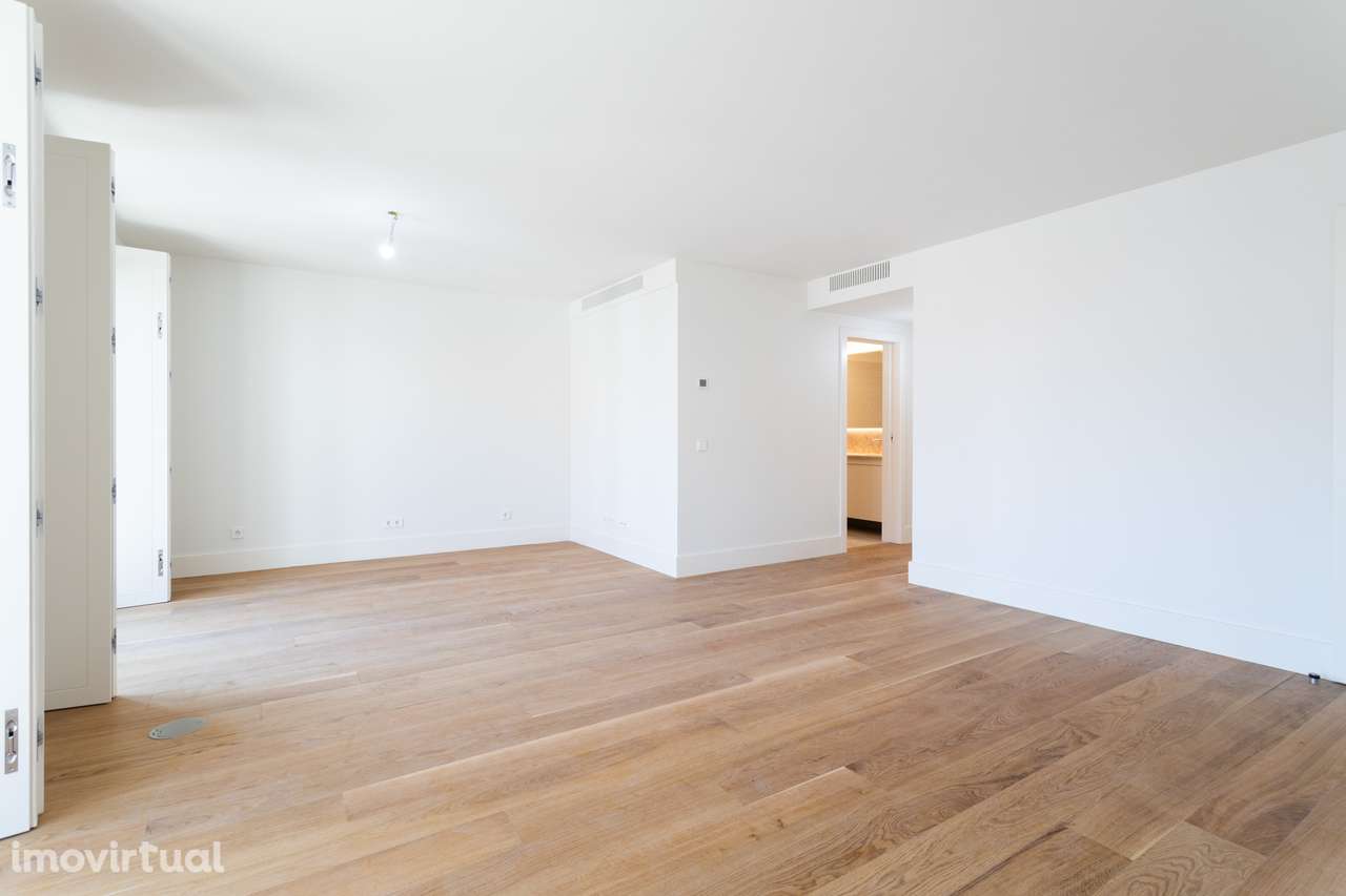 APARTAMENTO T1 DE LUXO, A 3 MINUTOS DA AV. DA LIBERDADE - Grande imagem: 2/56