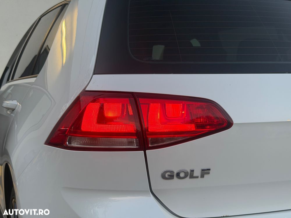 Volkswagen Golf - 36