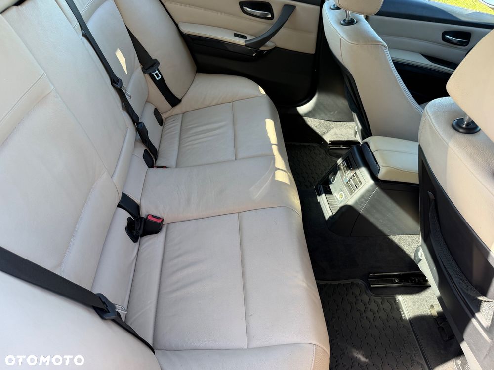 BMW Seria 3 318d DPF - 28
