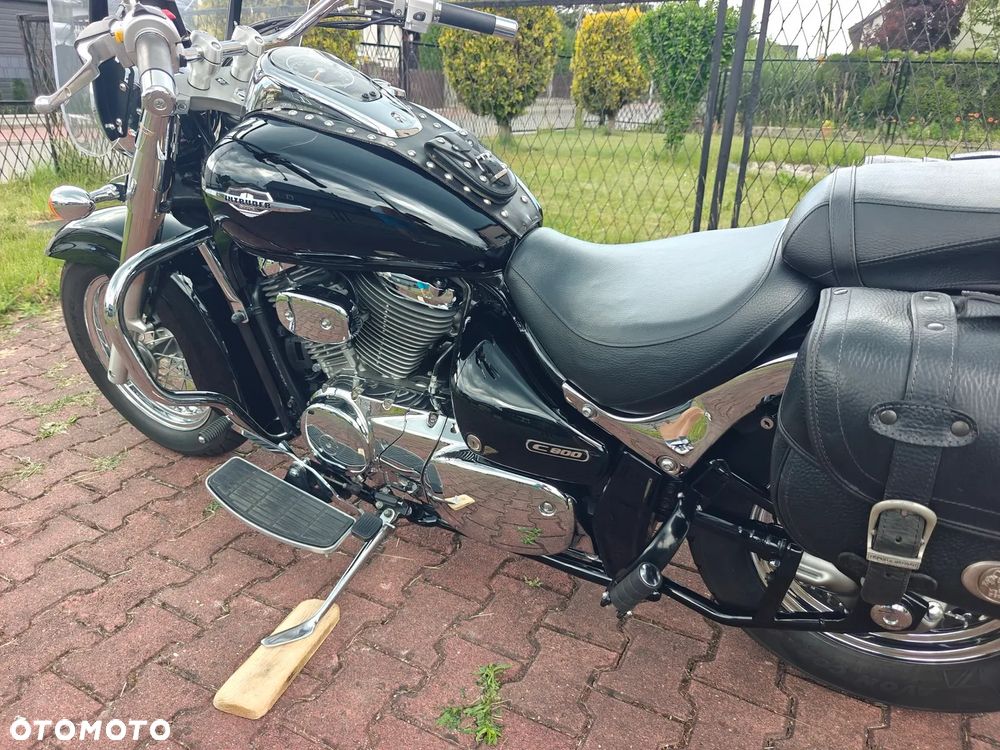 Suzuki Intruder - 21