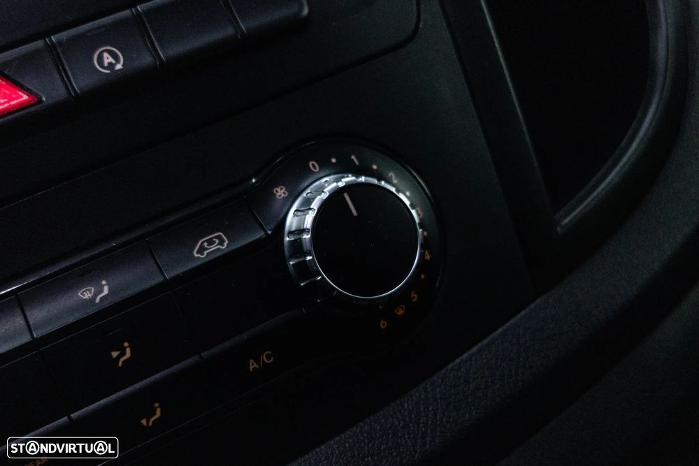 Mercedes-Benz Vito Tourer - 28