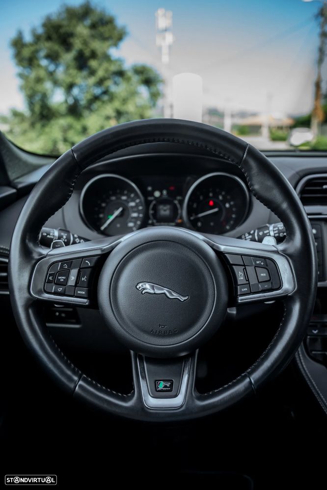 Jaguar F-Pace 2.0 i4 R-Sport AWD Aut. - 34
