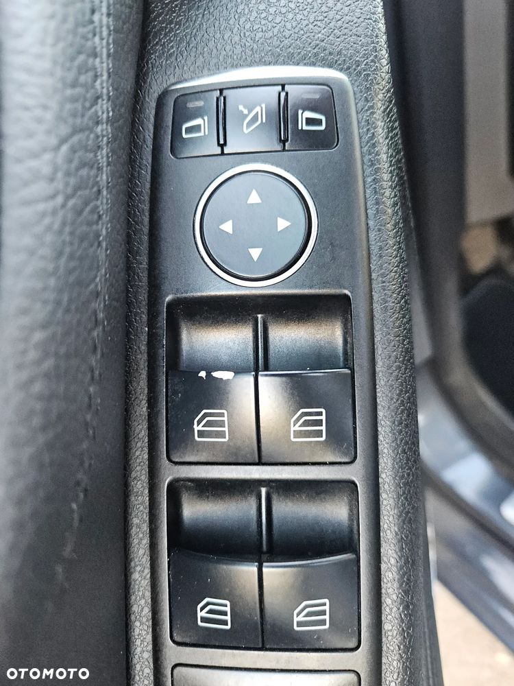 Mercedes-Benz Klasa C 200 CDI BlueEff Avantgarde - 20
