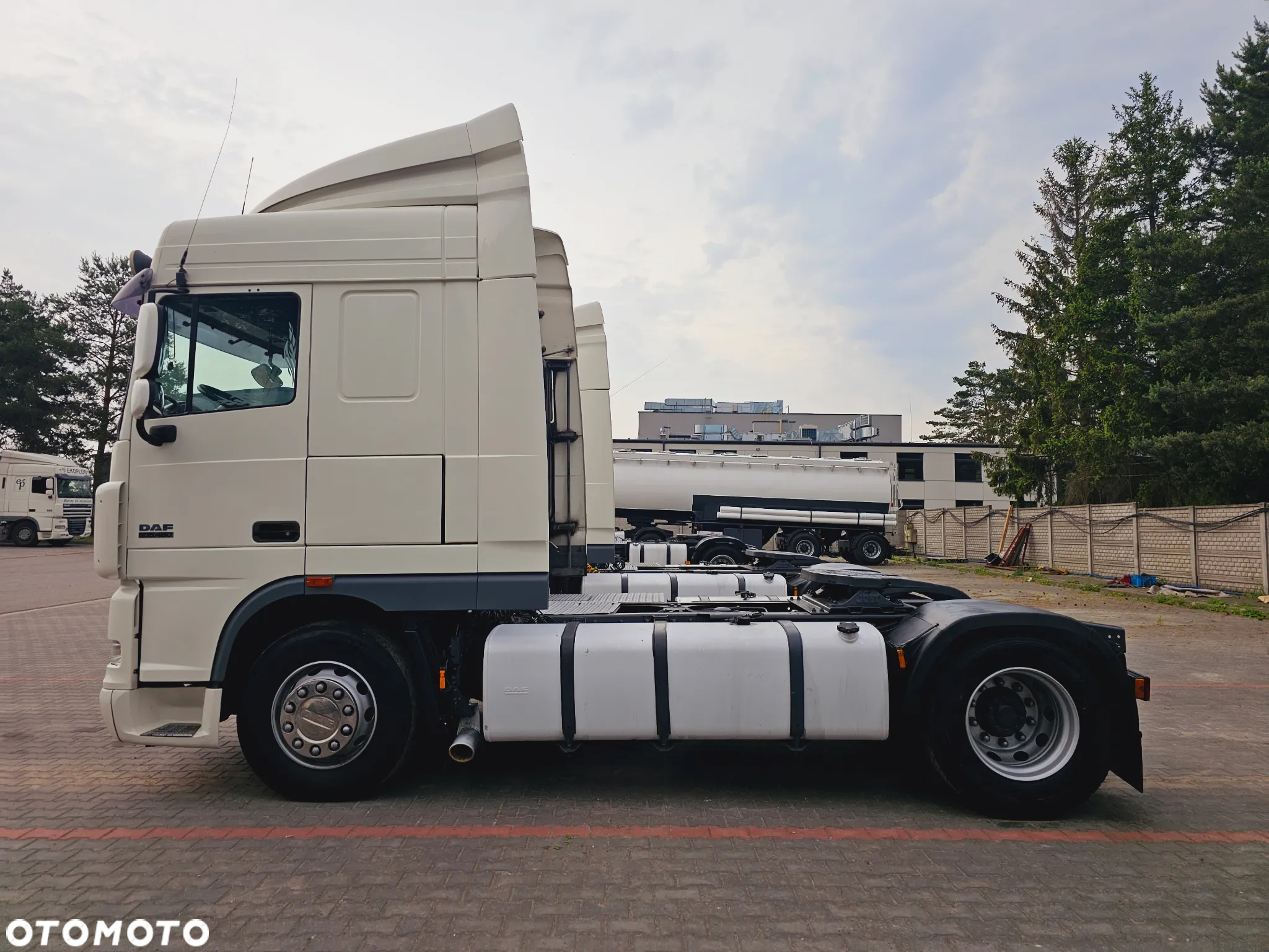 DAF XF 105 460 * EURO 5 * MANUAL* 2010 * STANDARD * SPACE CAB - 3