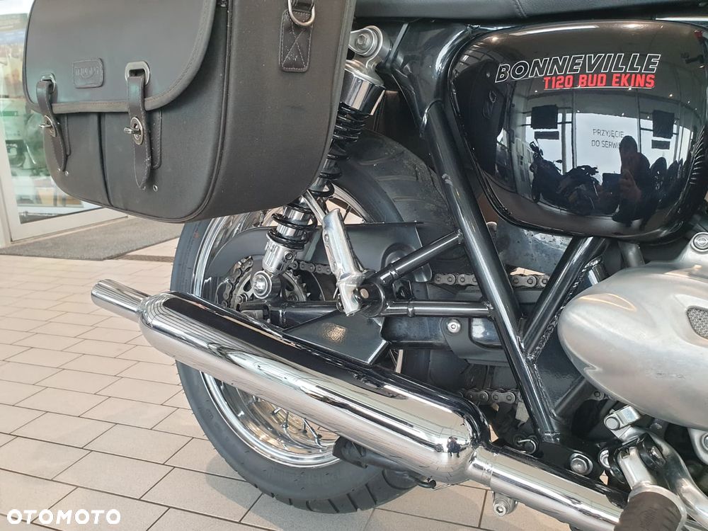 Triumph Bonneville - 34
