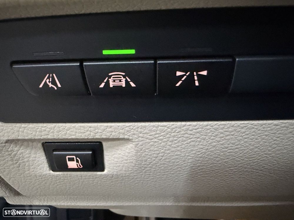 BMW 330 e iPerformance Pack M - 20