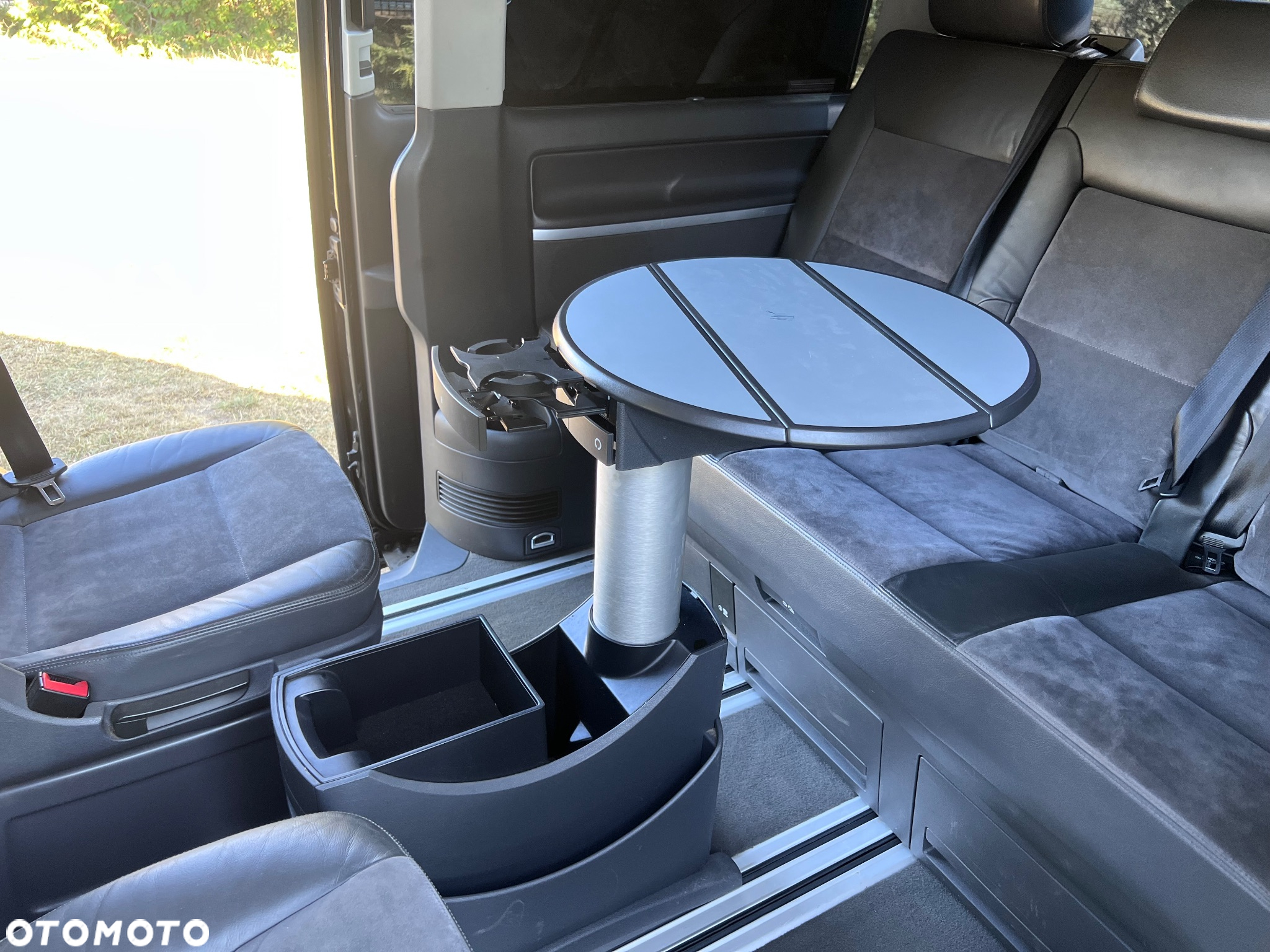 Volkswagen Multivan - 19