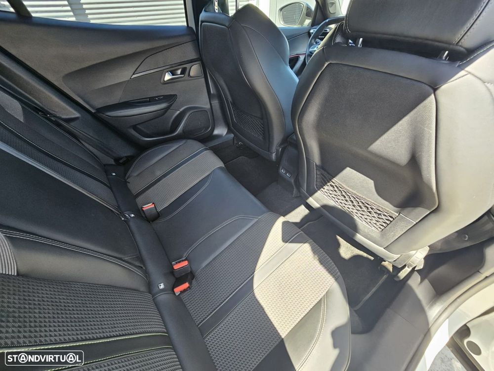 Peugeot 2008 1.2 PureTech GT - 25