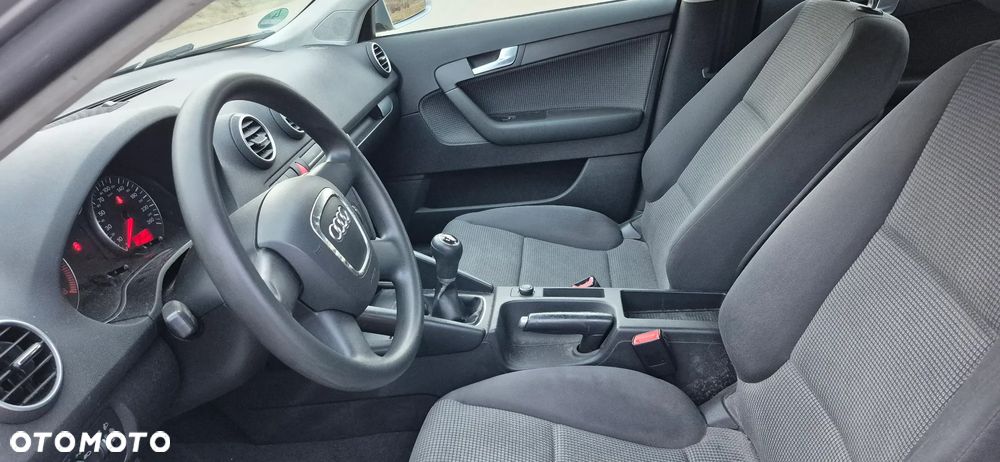 Audi A3 Sportback 1.6 Ambition - 11