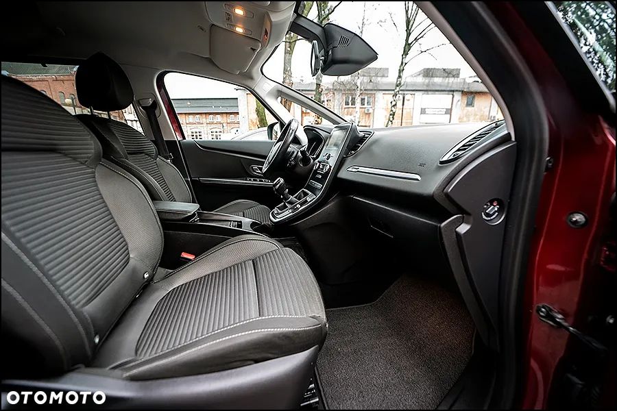 Renault Scenic - 36
