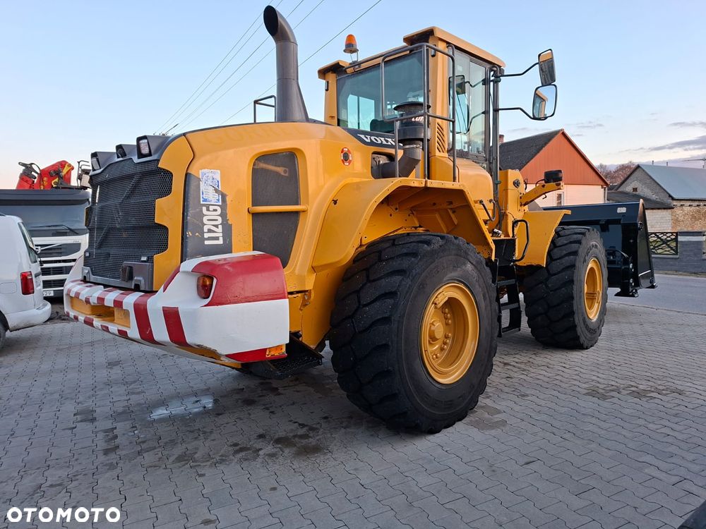 Volvo L120G - 10