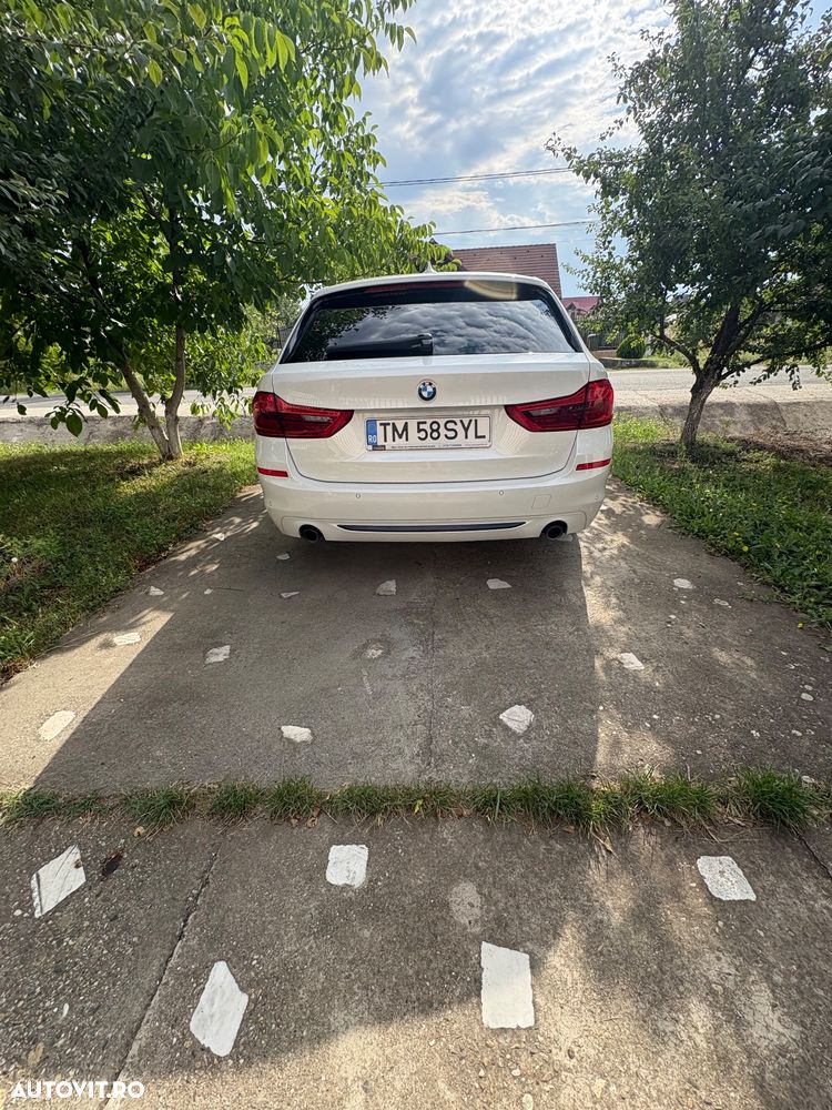 BMW Seria 5 525d Touring Aut. Sport Line - 7