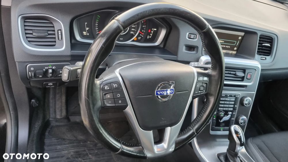 Volvo V60 D3 Geartronic Momentum - 17