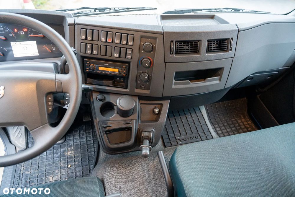 Volvo FL 240 4x2 - 17