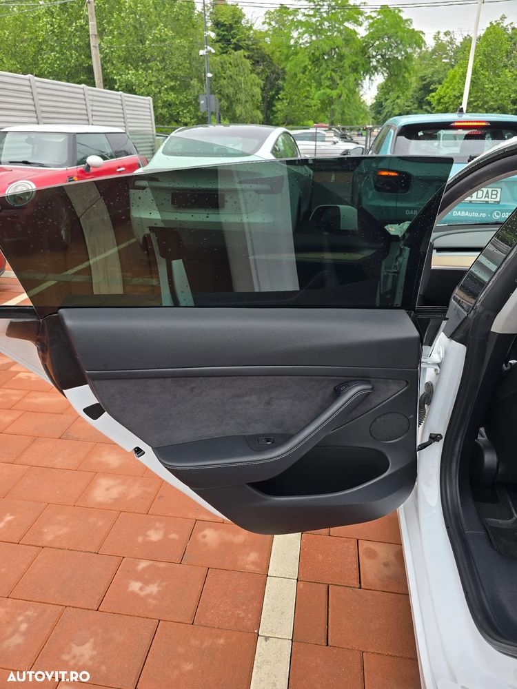 Tesla Model 3 - 6