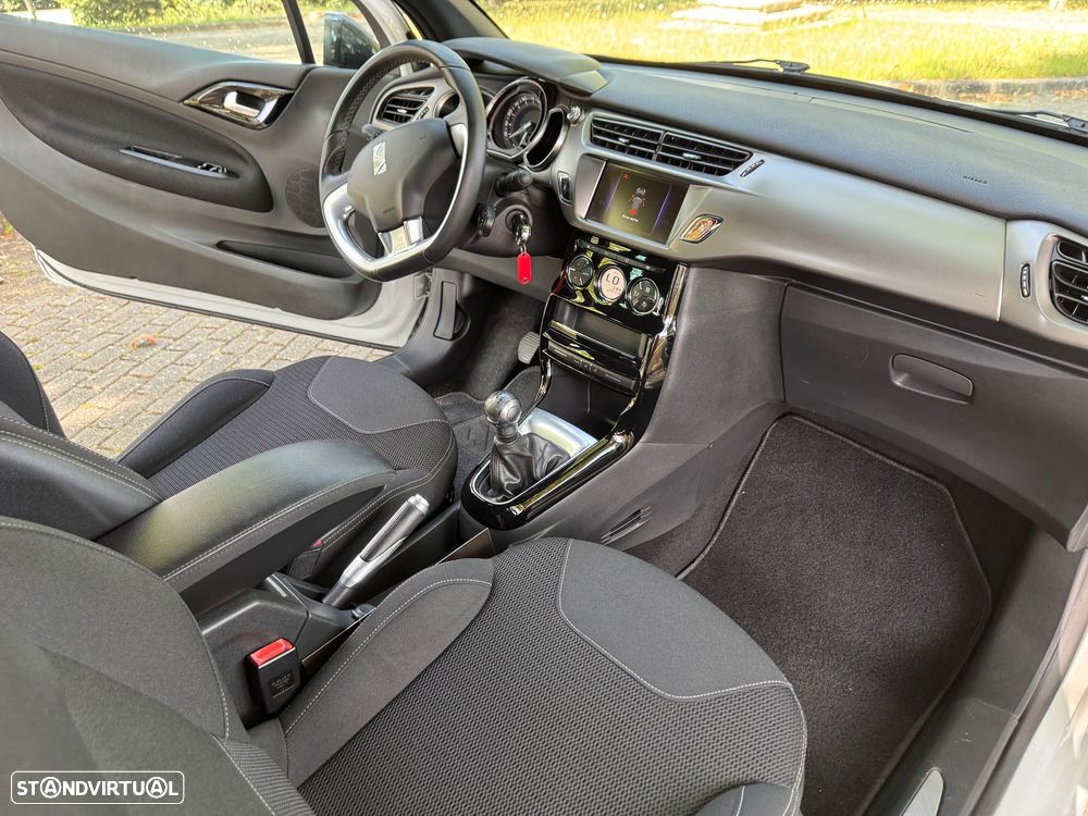 DS DS3 1.6 BlueHDi Black Lezard - 27