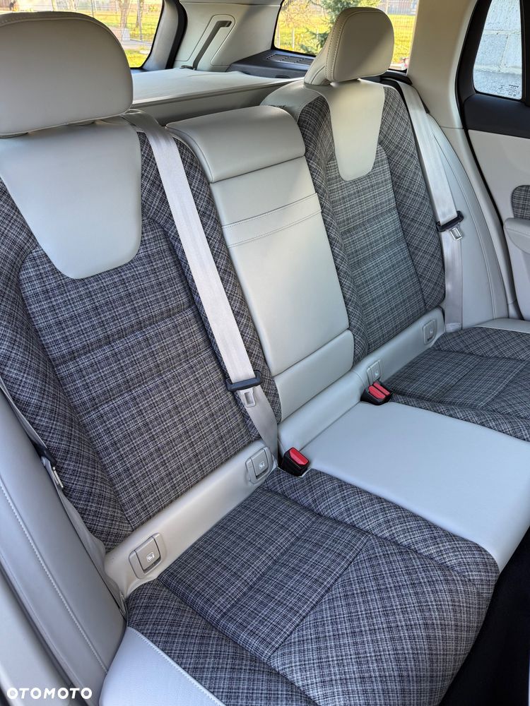 Volvo V60 D4 Momentum Pro - 16