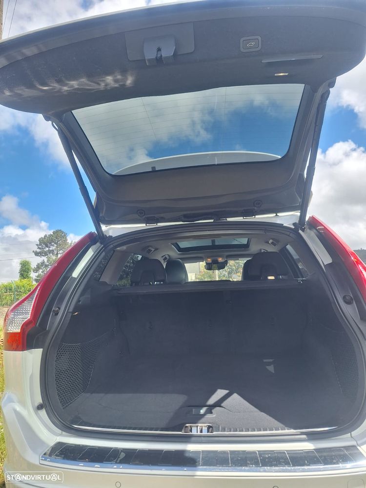 Volvo XC 60 D4 Geartronic Summum - 16