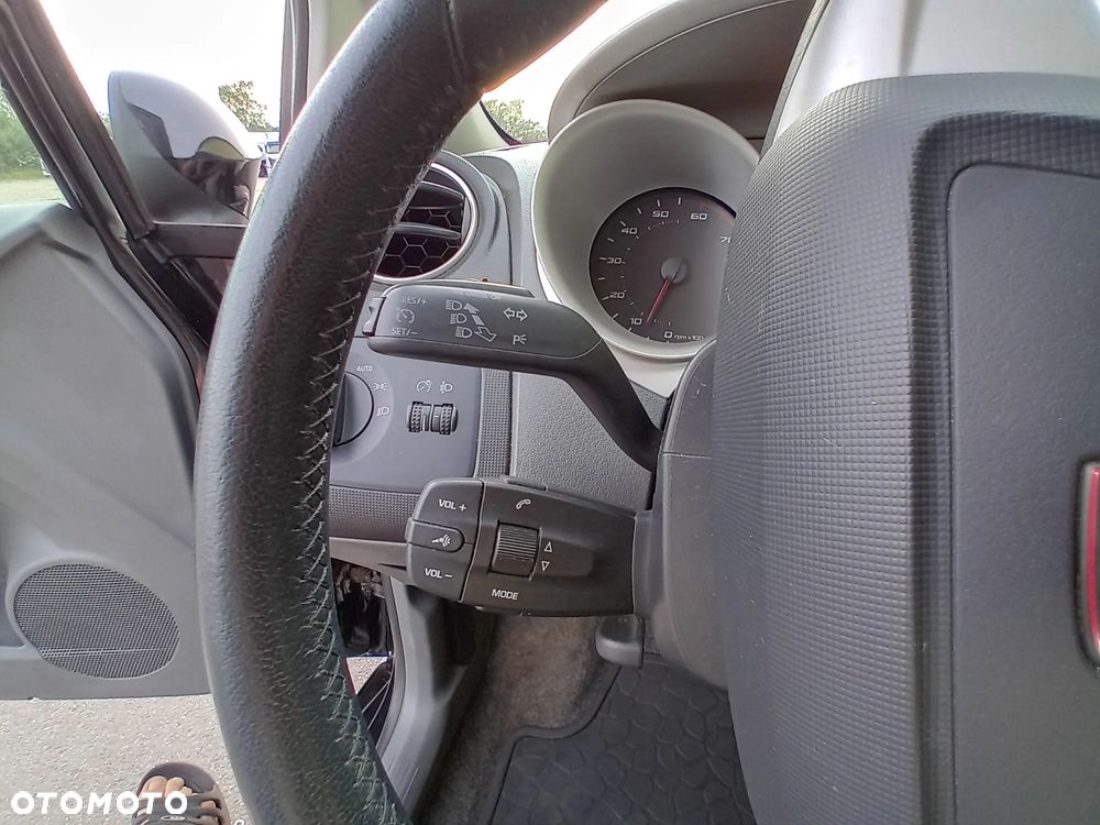 Seat Ibiza 1.4 16V Reference - 25
