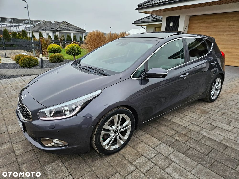 Kia Ceed 1.6 GDI DCT Platinum Edition - 1