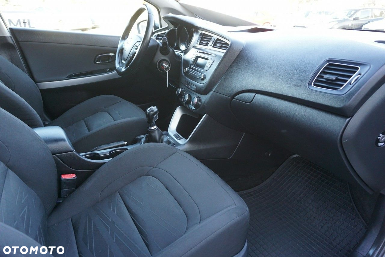 Kia Ceed - 16