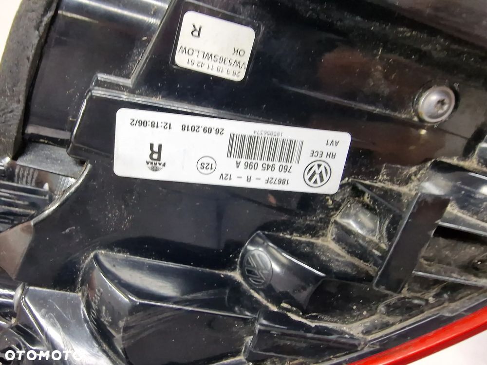 VW TOUAREG III 760 18- PRAWA LAMPA TYLNA TYLNIA TYŁ , NR 760945096A , NR AUKCJI LMT73 - 6