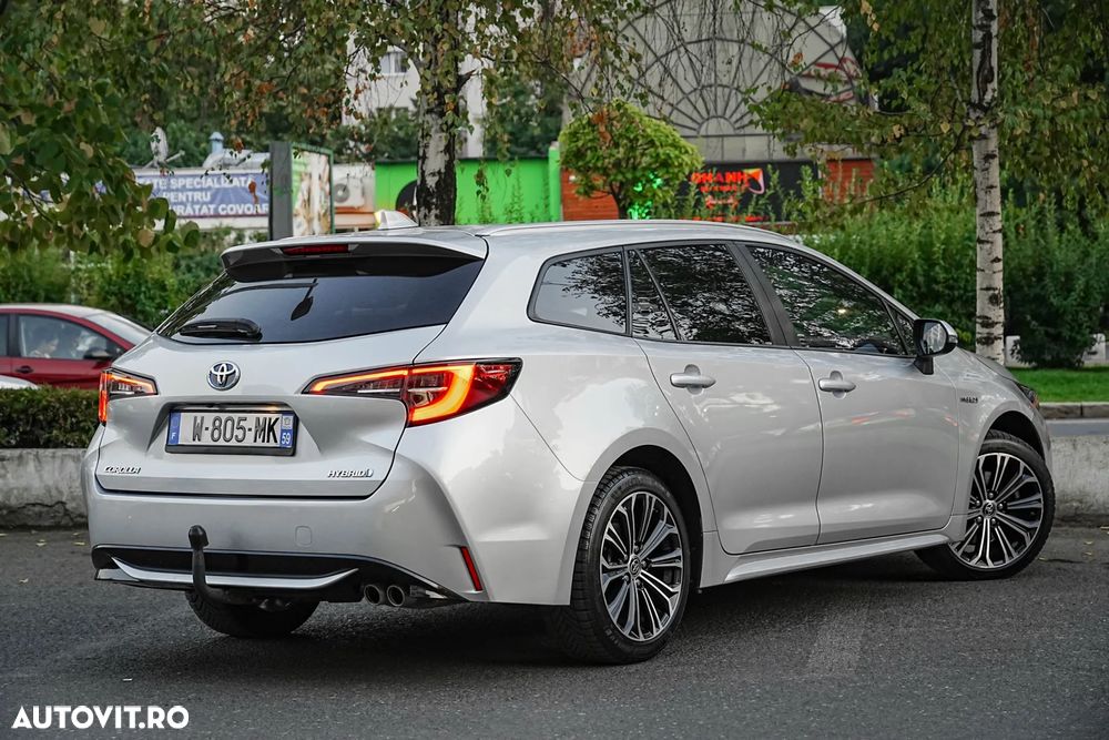 Toyota Corolla ver-2-0-hsd-exclusive - 10