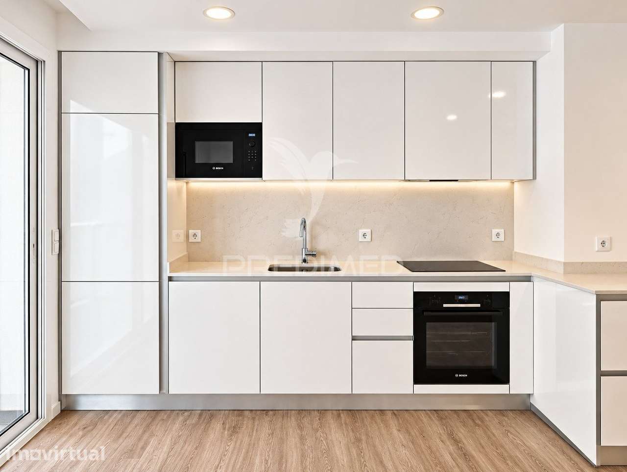Apartamento T2 Novo com Terraço Privativo e Garagem Fechada – Nazaré - Grande imagem: 3/15