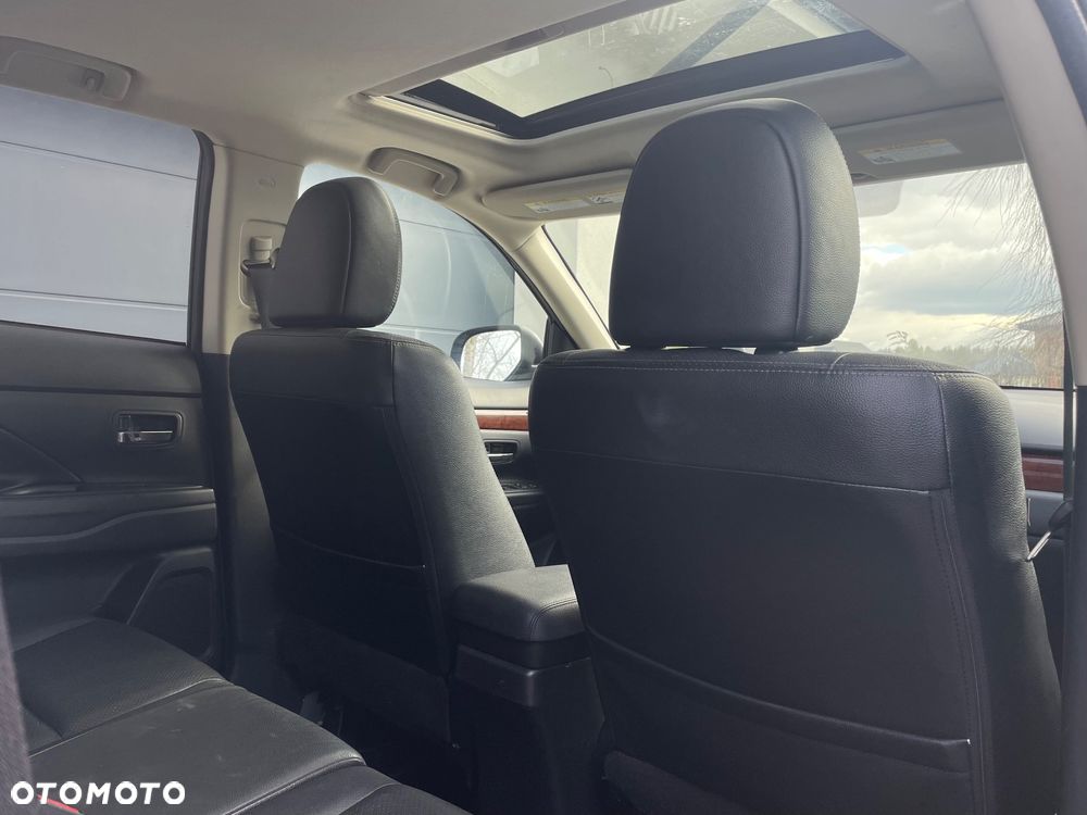 Mitsubishi Outlander - 13