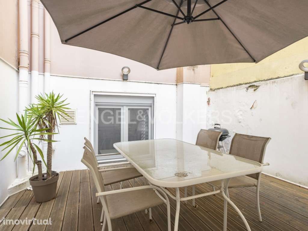 T1 único em Campo de Ourique com terraço amplo - Grande imagem: 2/25