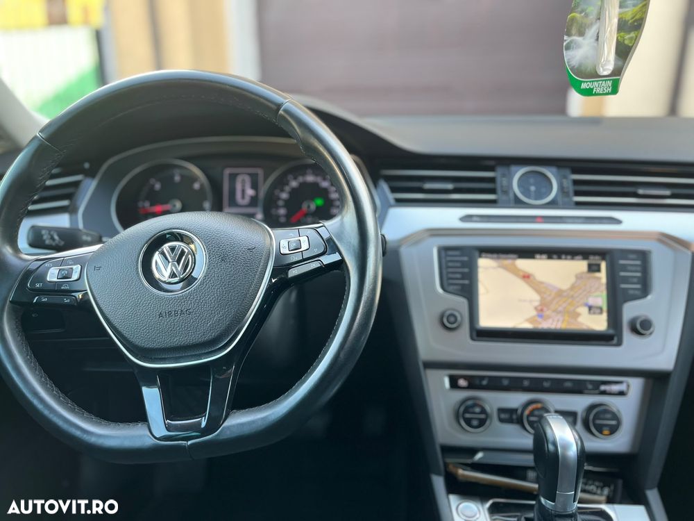 Volkswagen Passat 2.0 TDI DSG Comfortline - 9