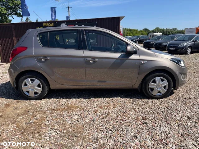 Hyundai i20 1.25 Comfort - 12
